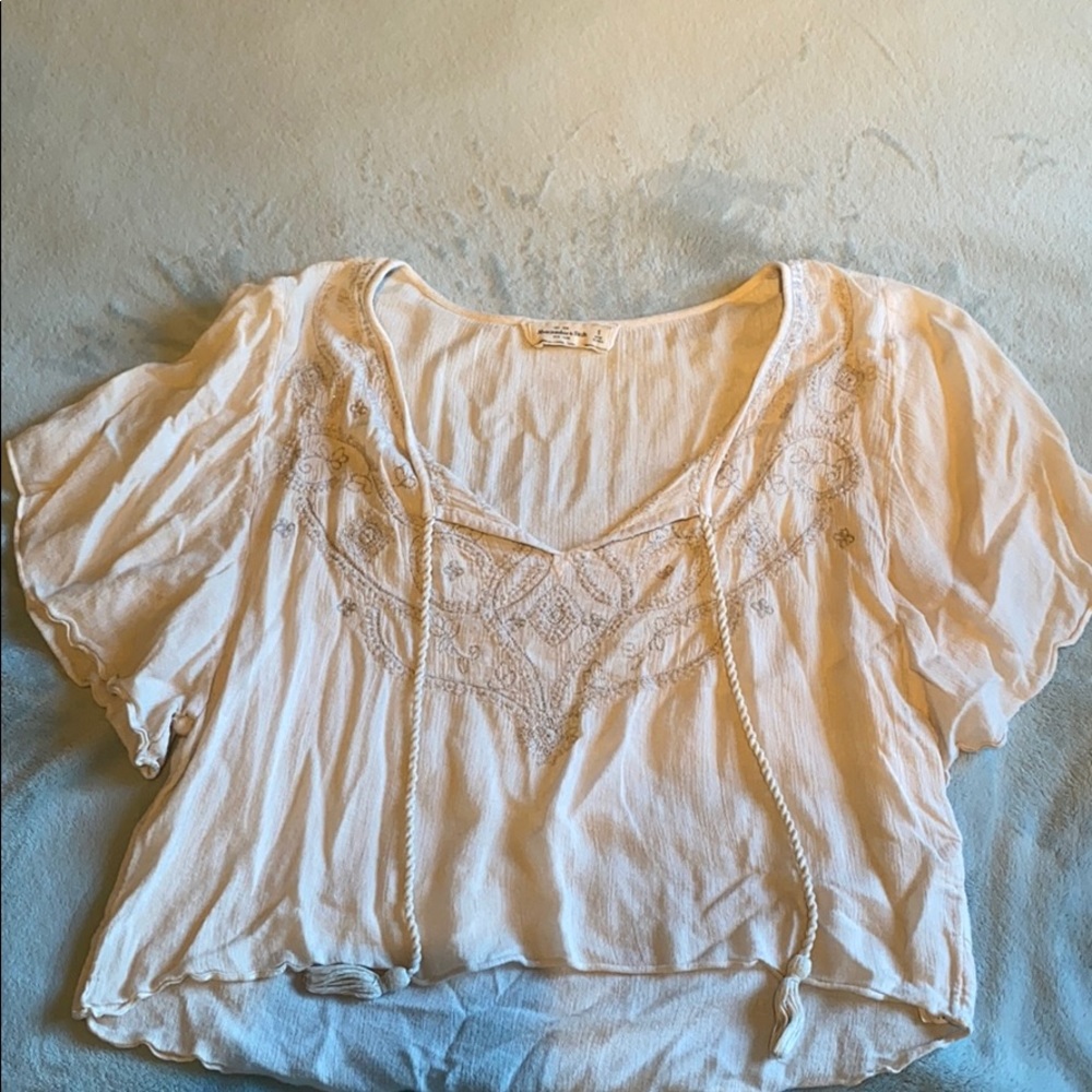 White Abercrombie t shirt